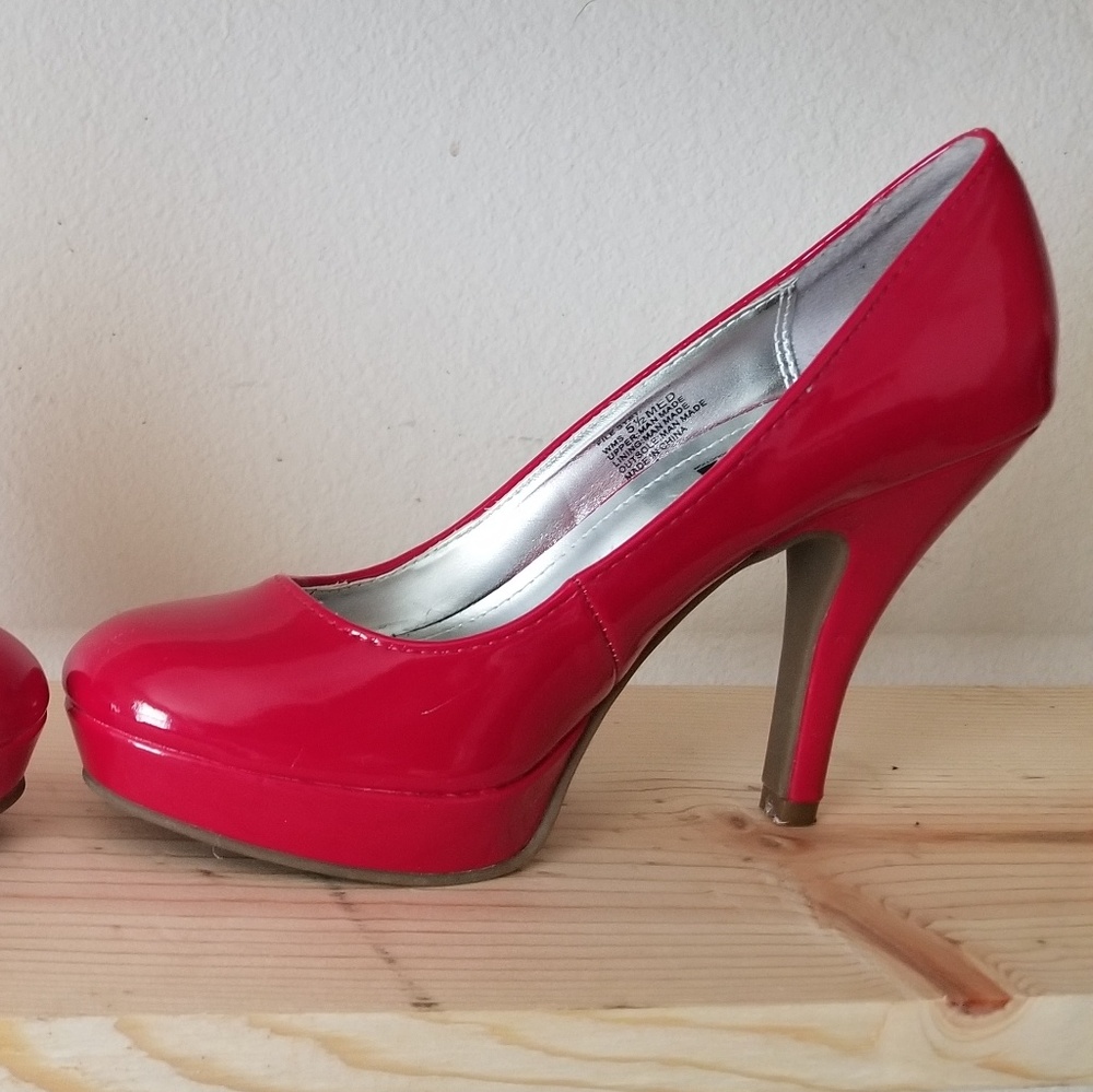 Pumps - Picture 2 of 7